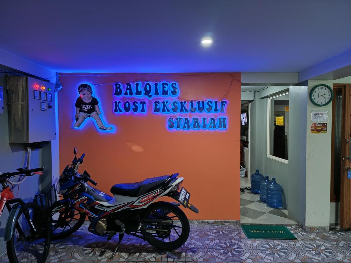 Balqies Homestay Syariah Makassar Mitra Reddoorz Exterior foto