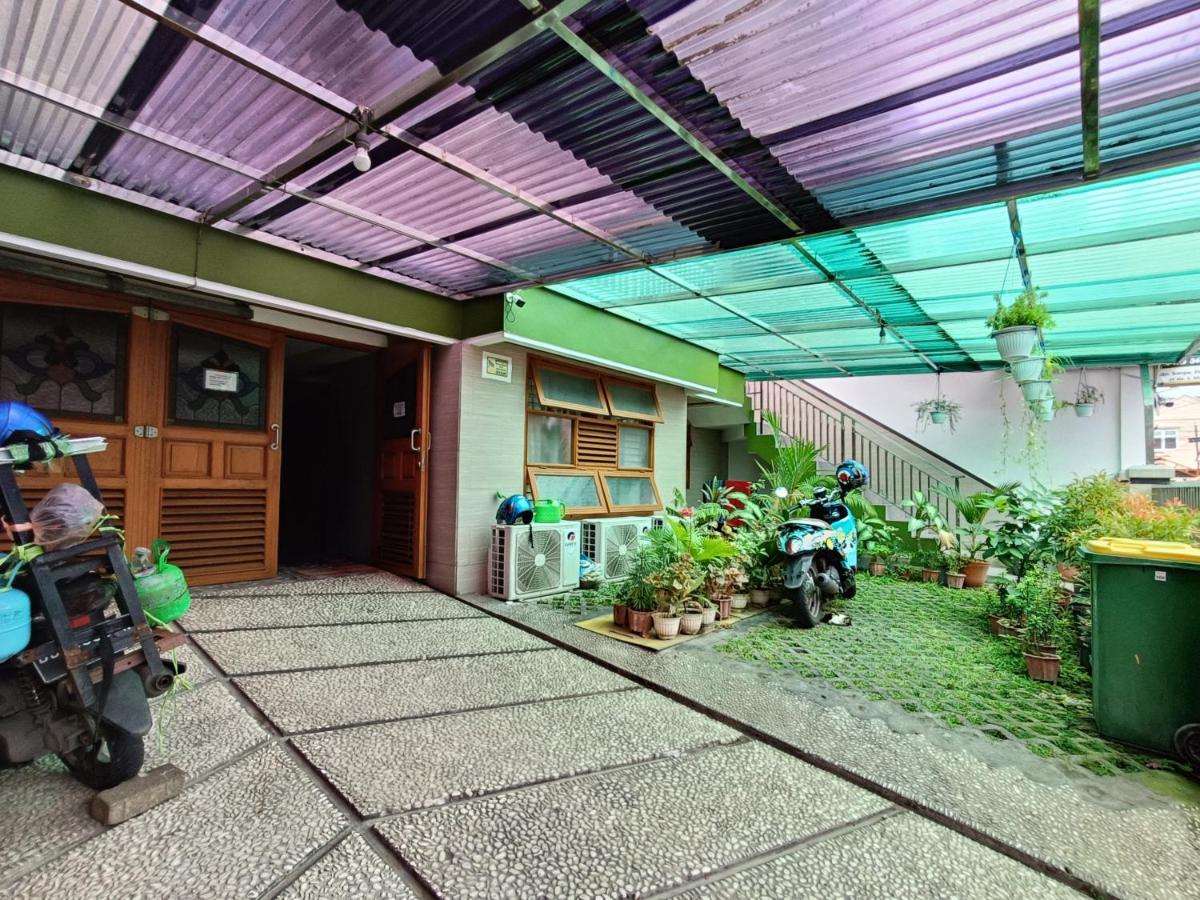 Balqies Homestay Syariah Makassar Mitra Reddoorz Exterior foto